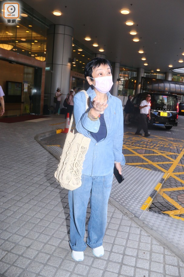 影壇傳奇施南生病況惹關注　張艾嘉兩度現身醫院　徐克回應：尊重施小姐